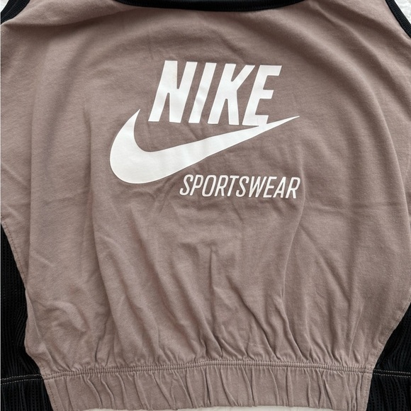 Cute Nike Top size L - Picture 8 of 9